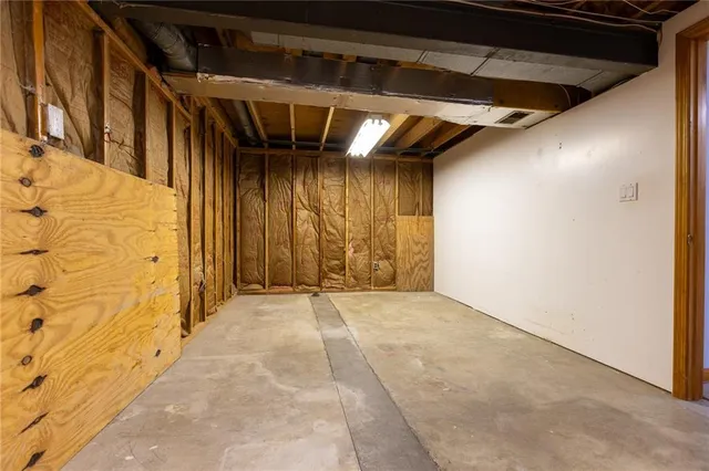 $319,900 | 4900 Norwood Court, Kansas City, MO 64133