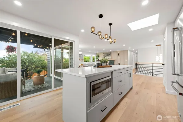 $1,850,000 | 16807 Northeast 6th Place, Bellevue, WA 98008