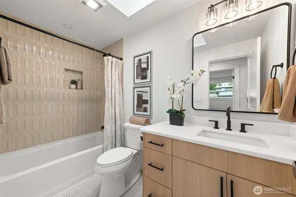 $1,850,000 | 16807 Northeast 6th Place, Bellevue, WA 98008