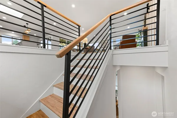 $1,850,000 | 16807 Northeast 6th Place, Bellevue, WA 98008
