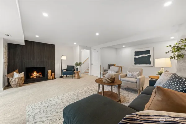 $1,850,000 | 16807 Northeast 6th Place, Bellevue, WA 98008