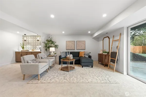 $1,850,000 | 16807 Northeast 6th Place, Bellevue, WA 98008