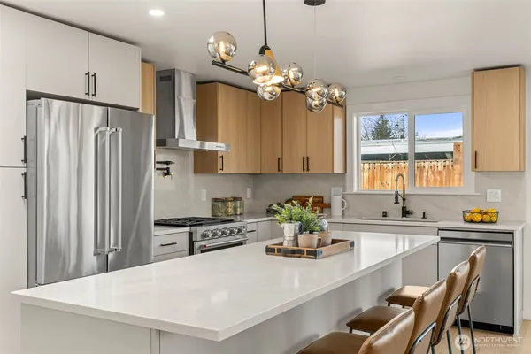 $1,850,000 | 16807 Northeast 6th Place, Bellevue, WA 98008