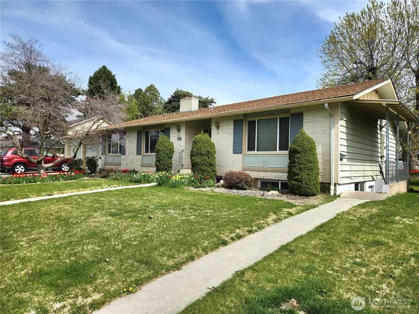 $515,000 | 114 Northeast Cedar Avenue, College Place, WA 99324