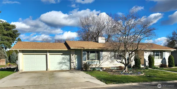 $515,000 | 114 Northeast Cedar Avenue, College Place, WA 99324