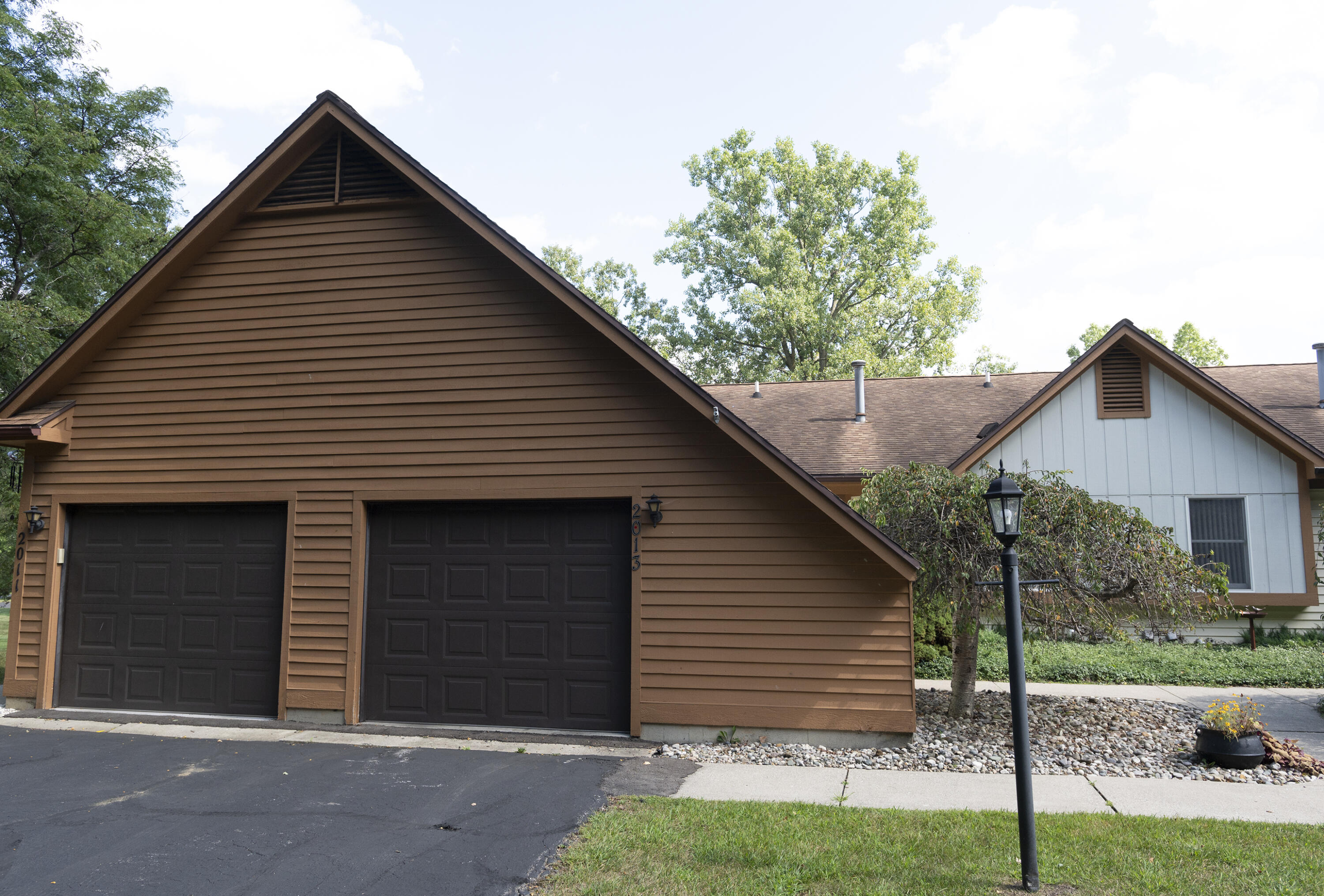 2013 Rendall Drive Jackson, MI 49201 - Photo 1 of 28 2013 Rendall
