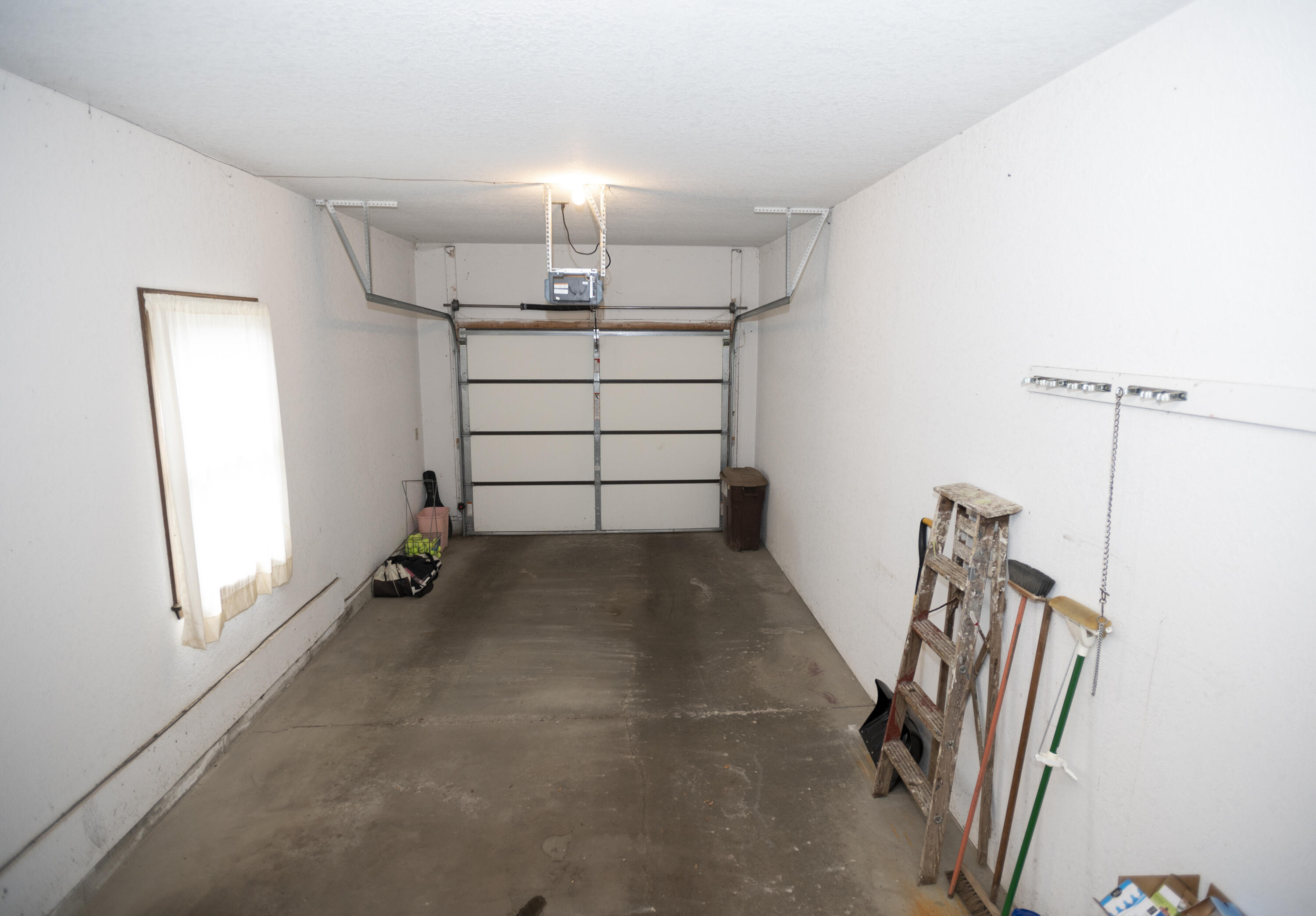 2013 Rendall Drive Jackson, MI 49201 - Photo 25 of 28 Attached Garage