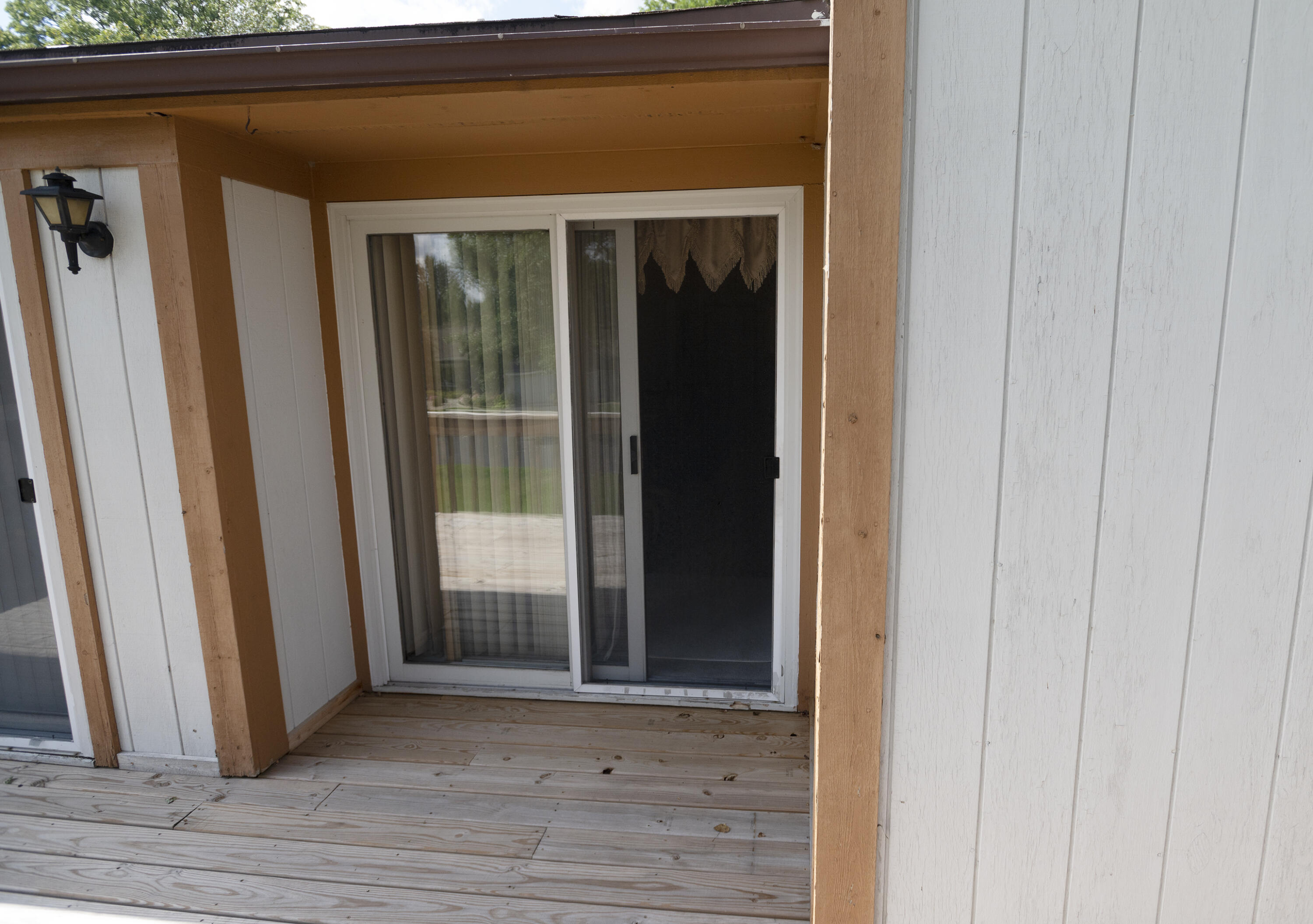 2013 Rendall Drive Jackson, MI 49201 - Photo 26 of 28 Slide Out
