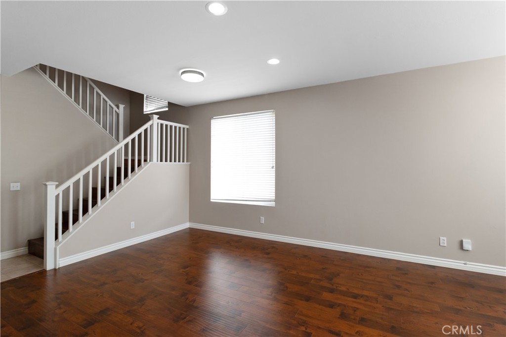 255 Roxanne Lane Corona, CA 92882 - Photo 17 of 30 Dining Room