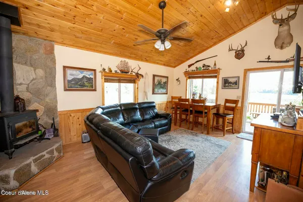 $1,250,000 | 937 Chase Lake Road, Priest River, ID 83856