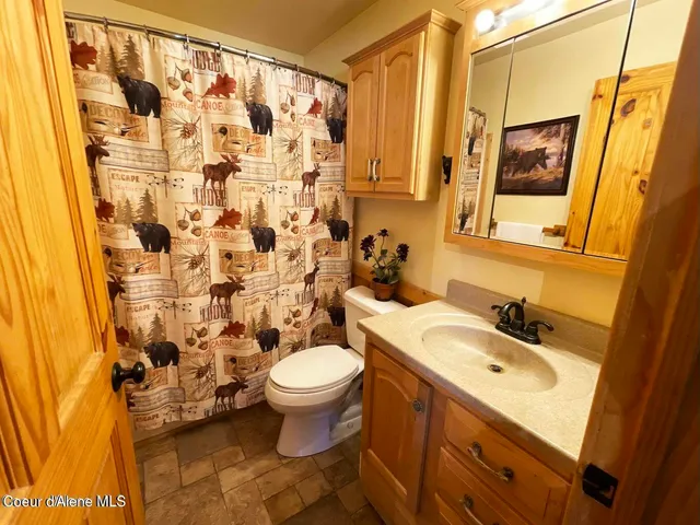 $1,250,000 | 937 Chase Lake Road, Priest River, ID 83856