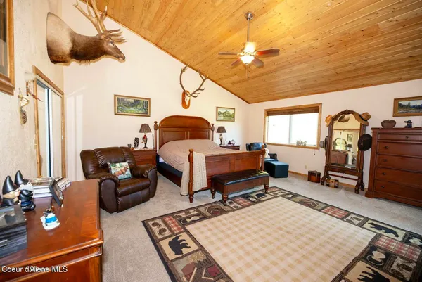 $1,250,000 | 937 Chase Lake Road, Priest River, ID 83856