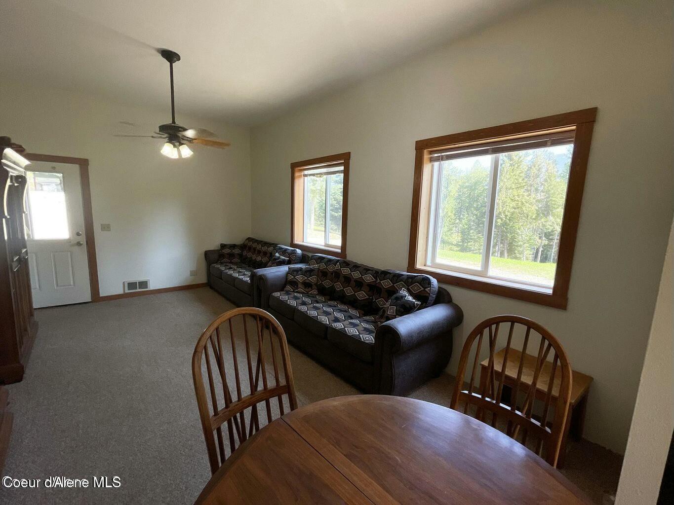 937 Chase Lake Road Priest River, ID 83856 - Photo 29 of 49 Apartment Living room