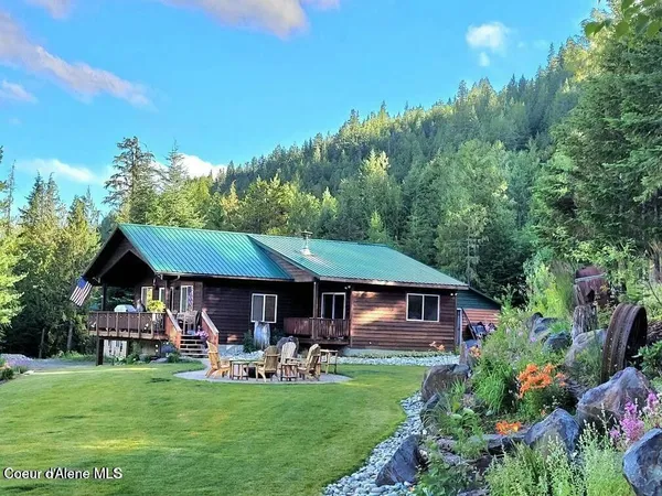 $1,250,000 | 937 Chase Lake Road, Priest River, ID 83856