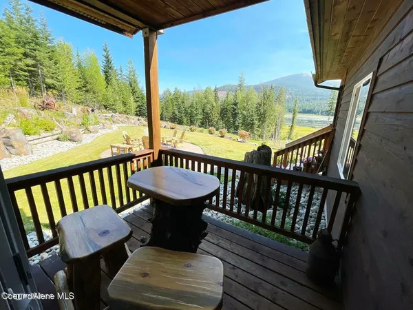 $1,250,000 | 937 Chase Lake Road, Priest River, ID 83856