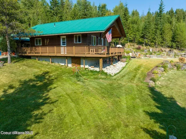 $1,250,000 | 937 Chase Lake Road, Priest River, ID 83856