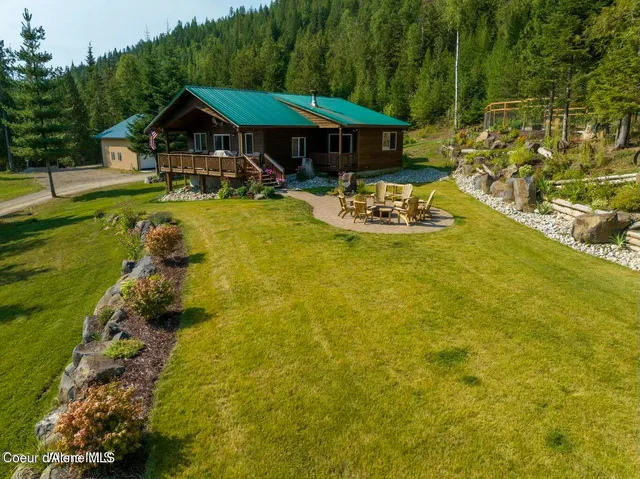 $1,250,000 | 937 Chase Lake Road, Priest River, ID 83856
