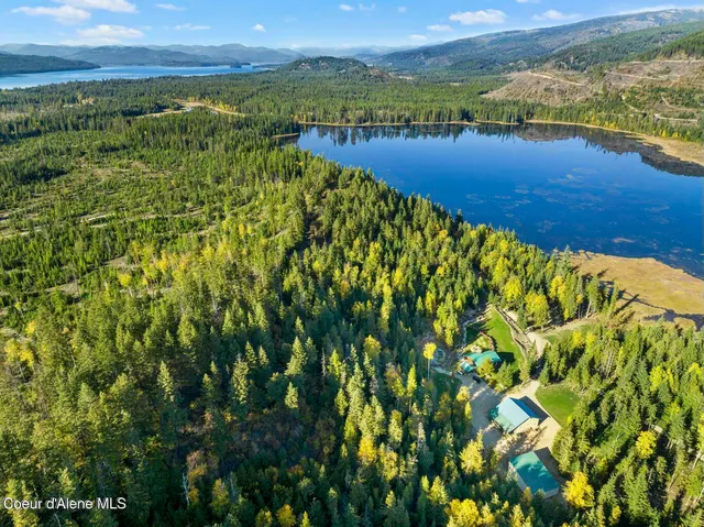 $1,250,000 | 937 Chase Lake Road, Priest River, ID 83856