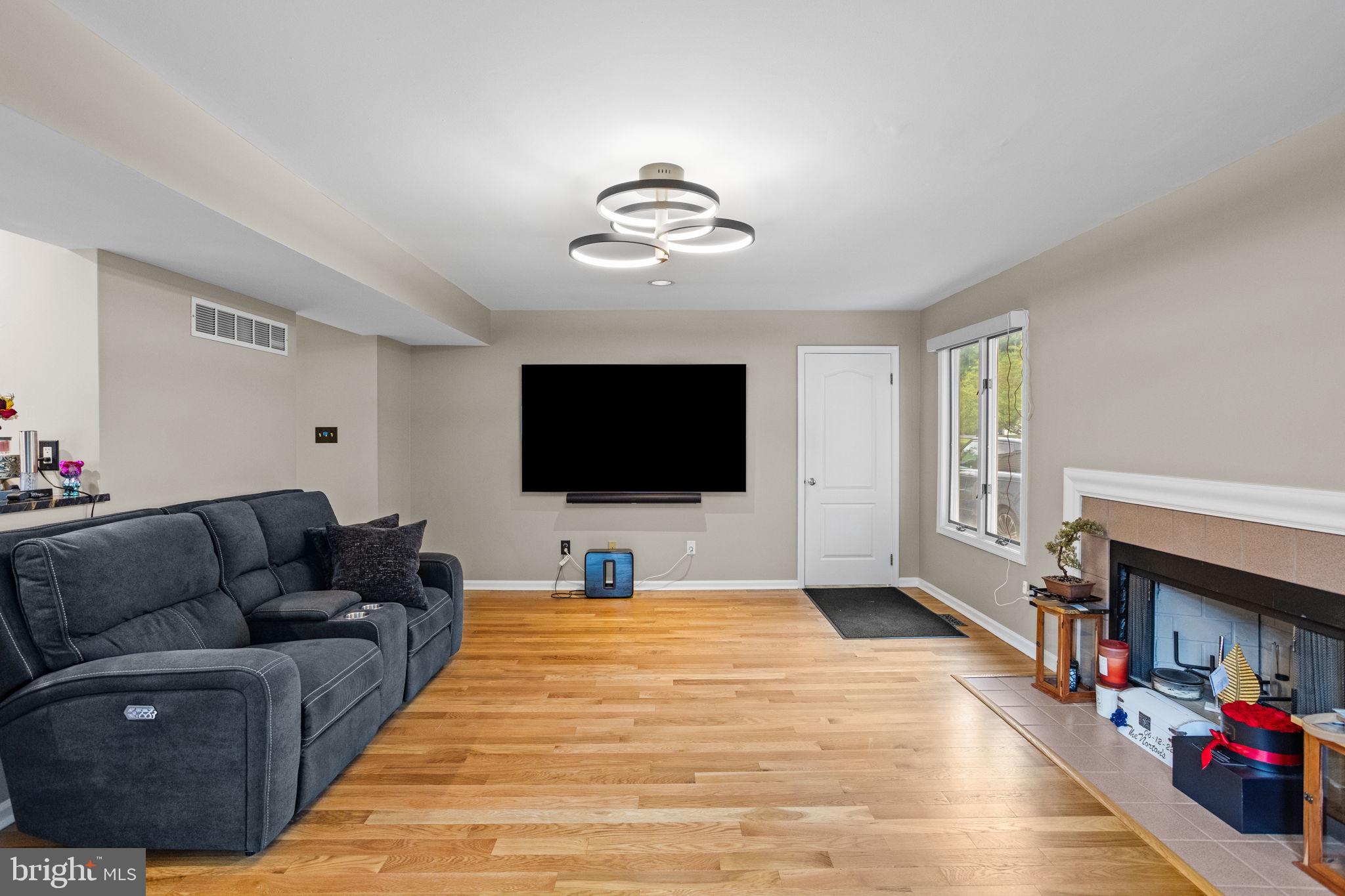 828 Redgate Road Dresher, PA 19025 - Photo 12 of 43