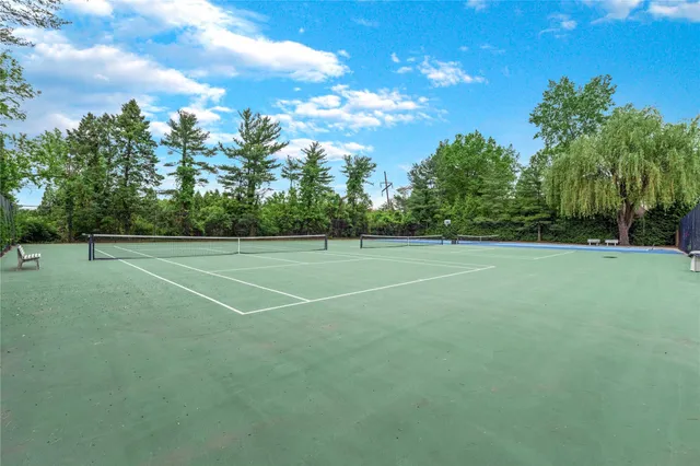 $1,980,000 | 291 Starling Court, Manhasset, NY 11030