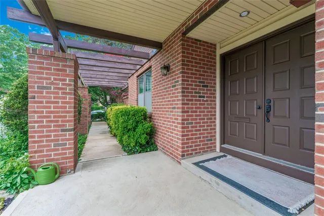 a view of livingroom with hardwood floor and a ceiling fan
