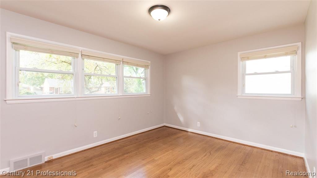 2401 Derby Road Troy, MI 48084 - Photo 22 of 25