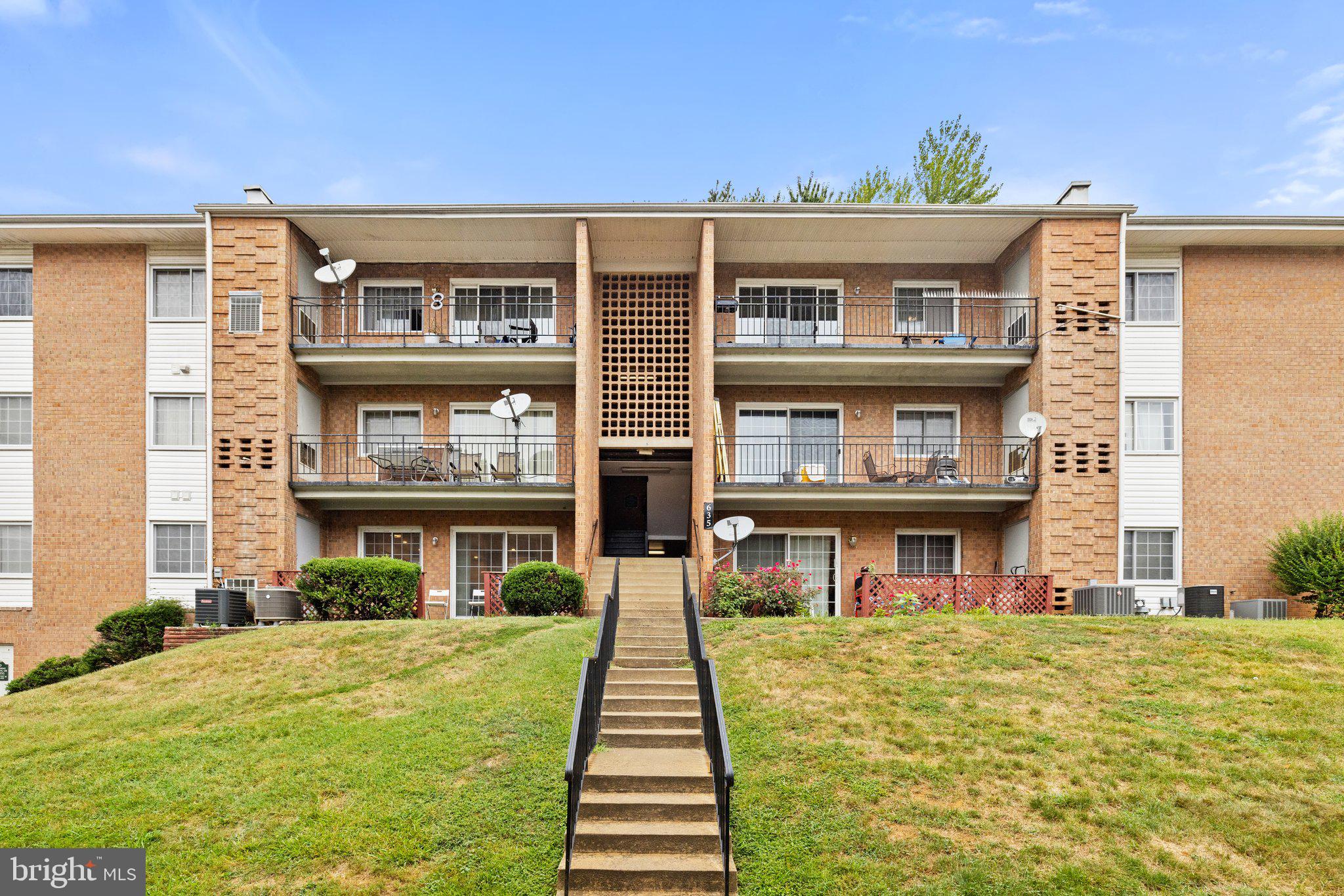 635 Waterloo Road, Unit 211 Warrenton, VA 20186 - Photo 1 of 27 Gallery Image 1