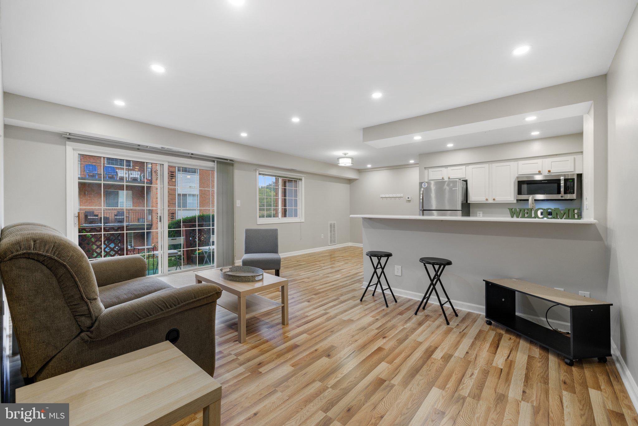 635 Waterloo Road, Unit 211 Warrenton, VA 20186 - Photo 3 of 27 Gallery Image 3