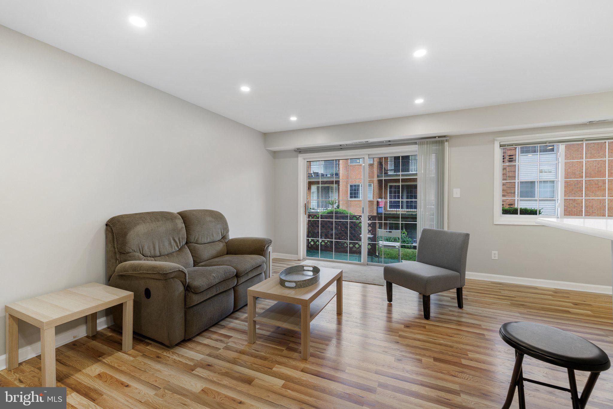 635 Waterloo Road, Unit 211 Warrenton, VA 20186 - Photo 5 of 27 Gallery Image 5