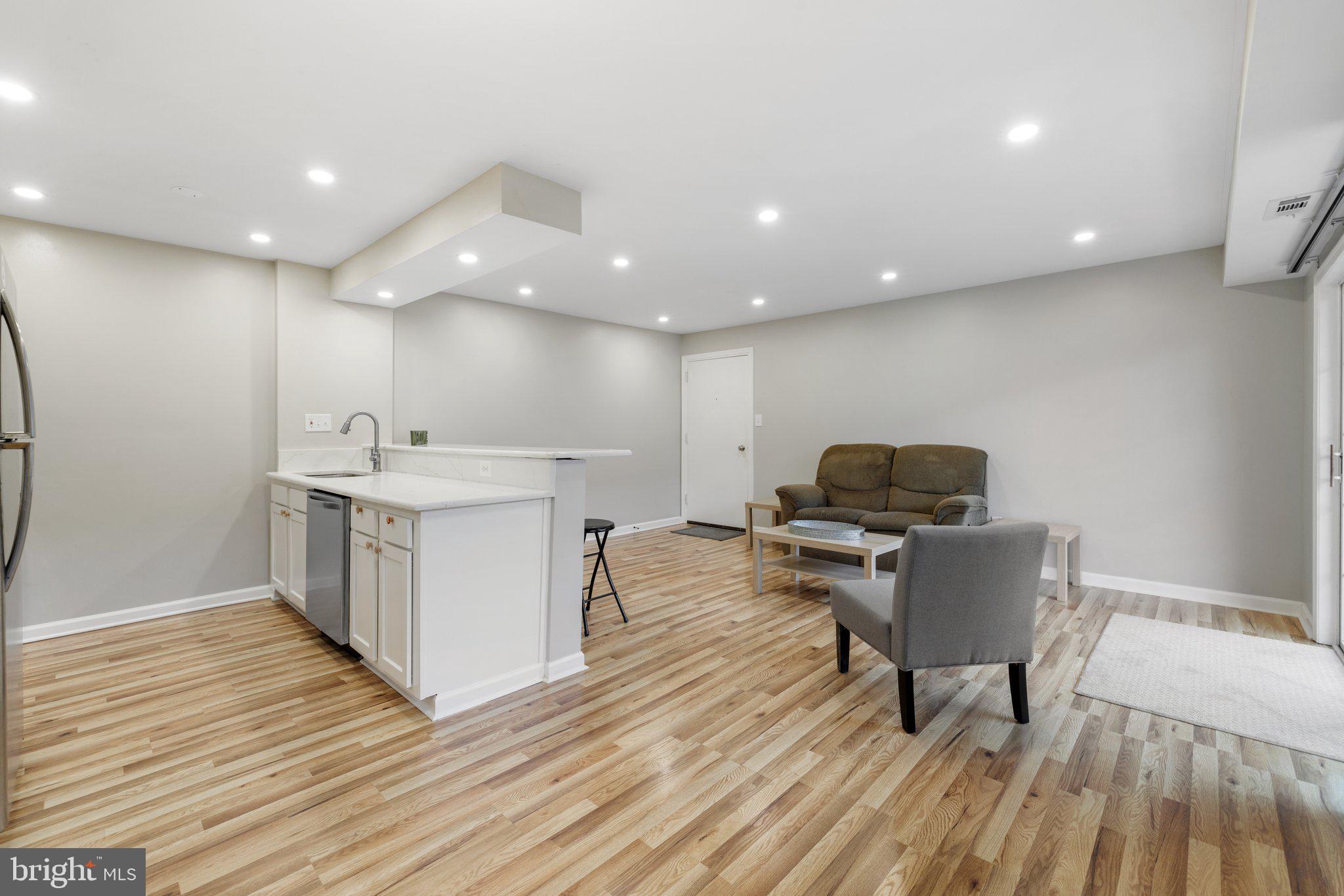 635 Waterloo Road, Unit 211 Warrenton, VA 20186 - Photo 8 of 27 Gallery Image 8