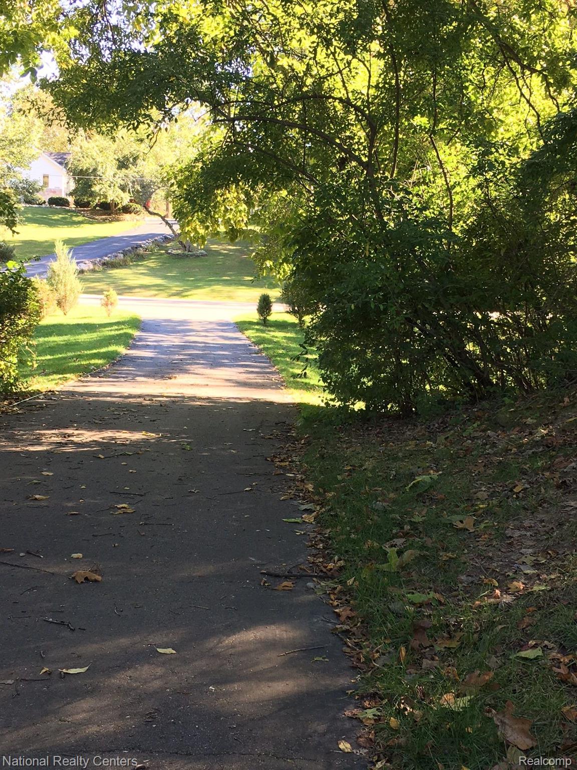 2437 Swarthout Road Pinckney, MI 48169 - Photo 29 of 30 Driveway to peacefulness