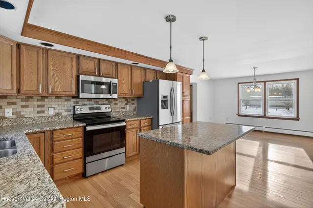 $649,000 | 131 Barbarossa Lane, Kingston, NY 12401