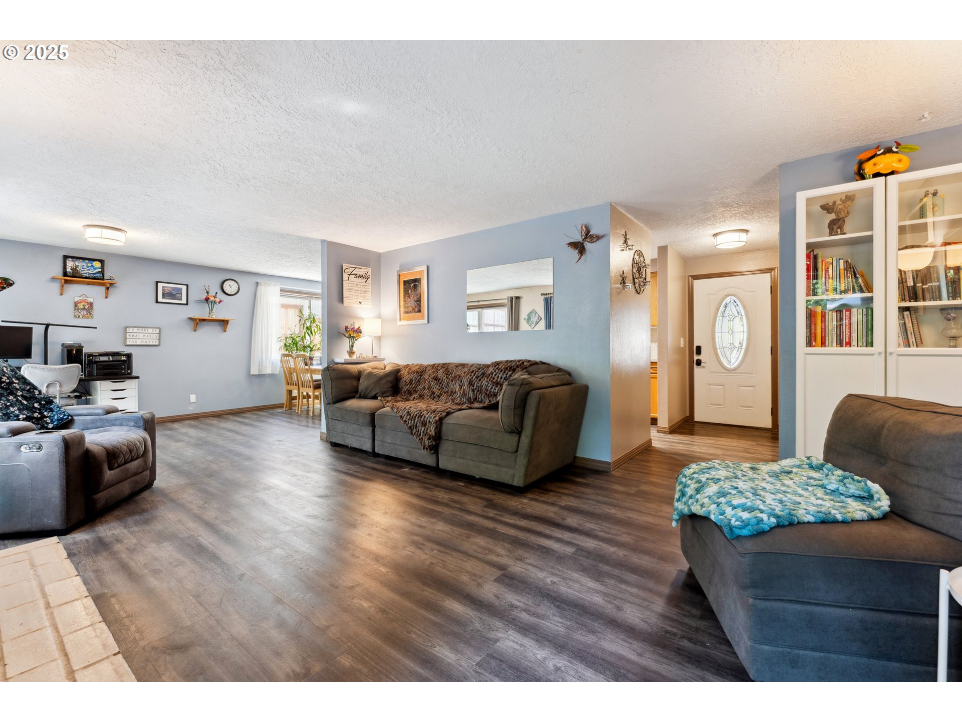 8312 Southwest Tygh Loop Tualatin, OR 97062 - Photo 5 of 30 Gallery Image 5