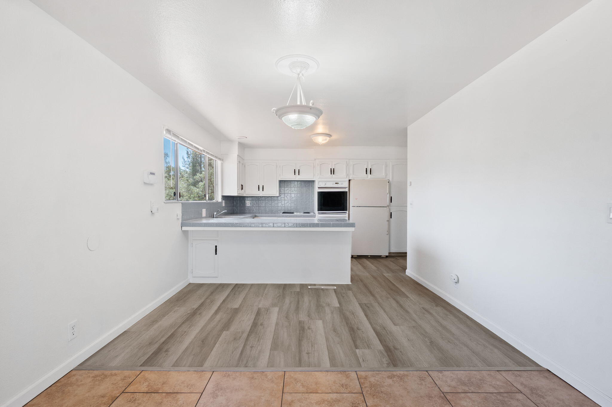 8741 Prospectors Road Redding, CA 96001 - Photo 12 of 60 Kitchen