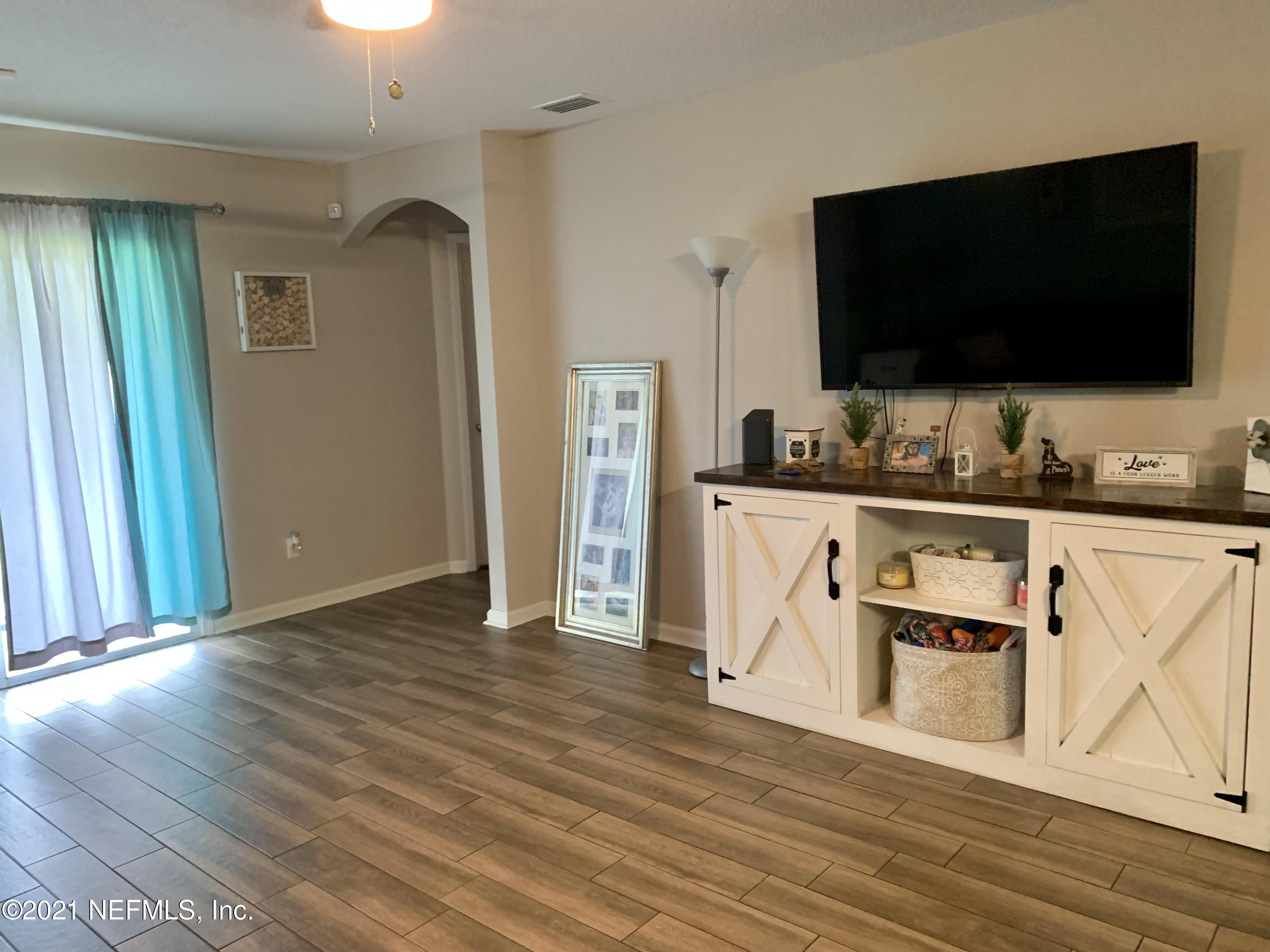 6272 Daylilly Road Macclenny, FL 32063 - Photo 16 of 34 Living room 2