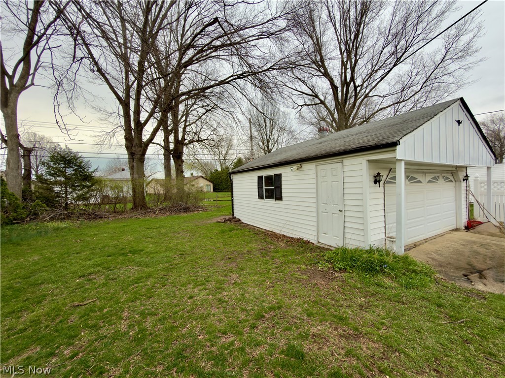 30405 Vineyard Road Willowick, OH 44095 - Photo 11 of 11