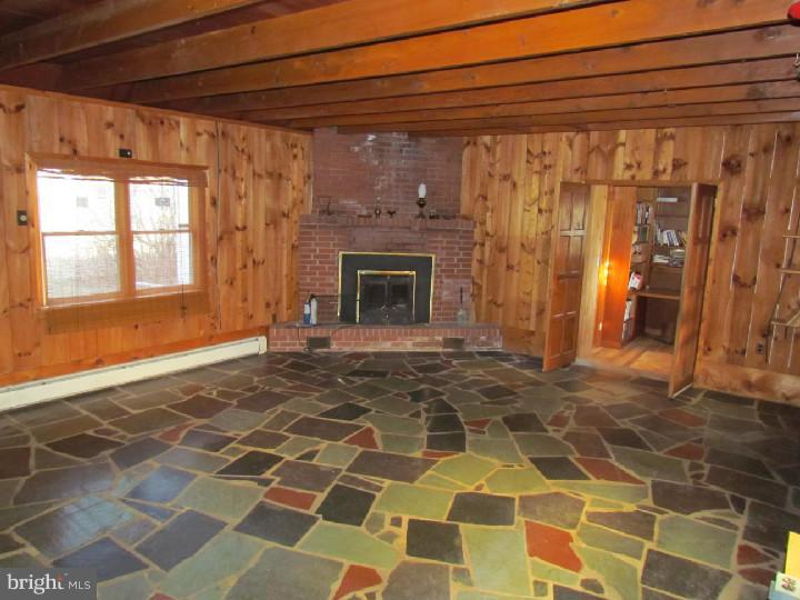 82-90 Dutch Row Road Elmer, NJ 08318 - Photo 3 of 22 Living Room