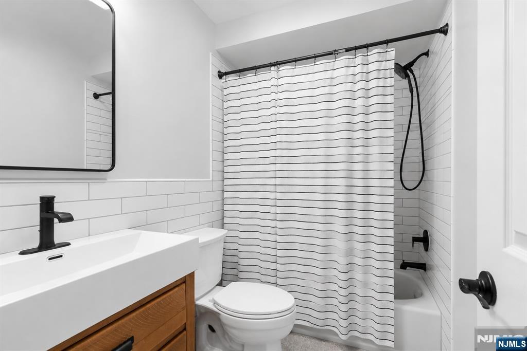 2 Center Street Butler, NJ 07405 - Photo 15 of 31