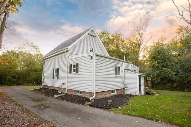 $485,000 | 245 R Laurel Street, East Bridgewater, MA 02333