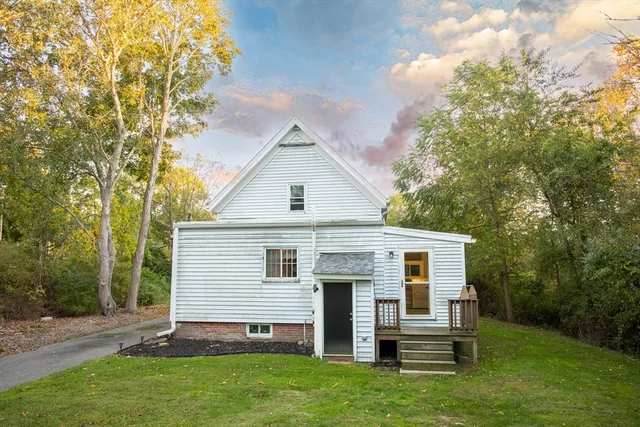 $485,000 | 245 R Laurel Street, East Bridgewater, MA 02333