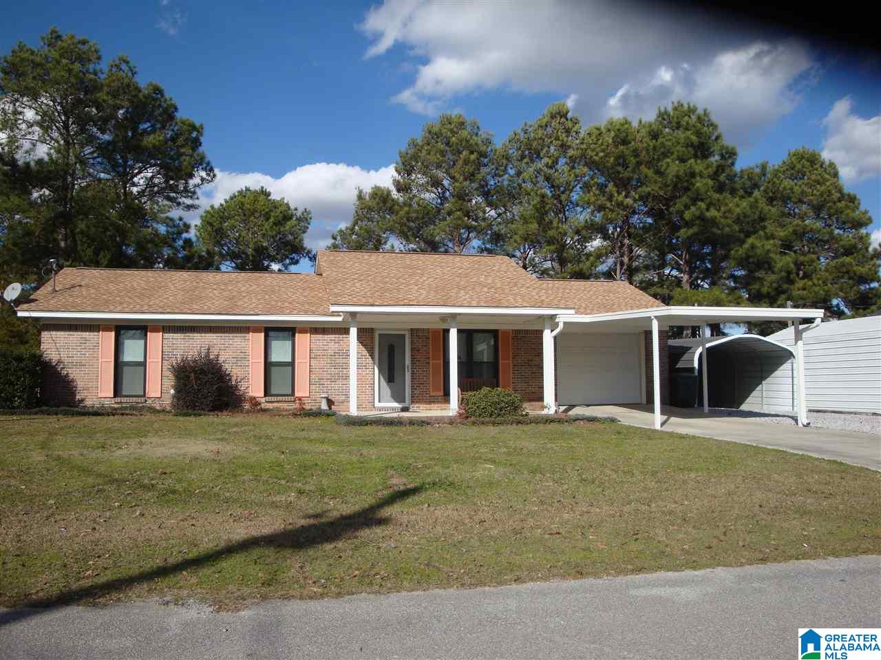 111 Colonial Circle Clanton, AL 35045 - Photo 1 of 19