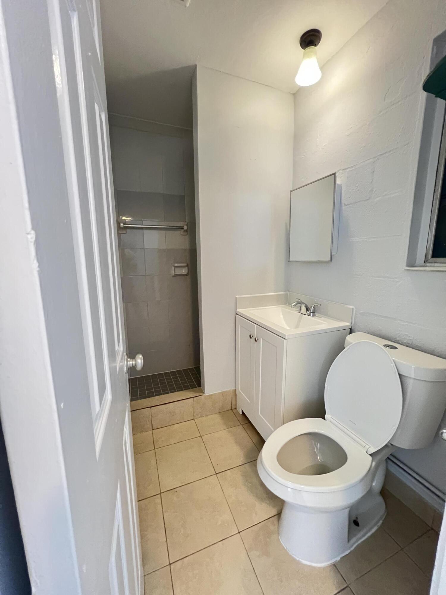 428 Malverne Road, Unit 3 West Palm Beach, FL 33405 - Photo 11 of 20 Photo Jan 30 2026, 11 49 57 AM