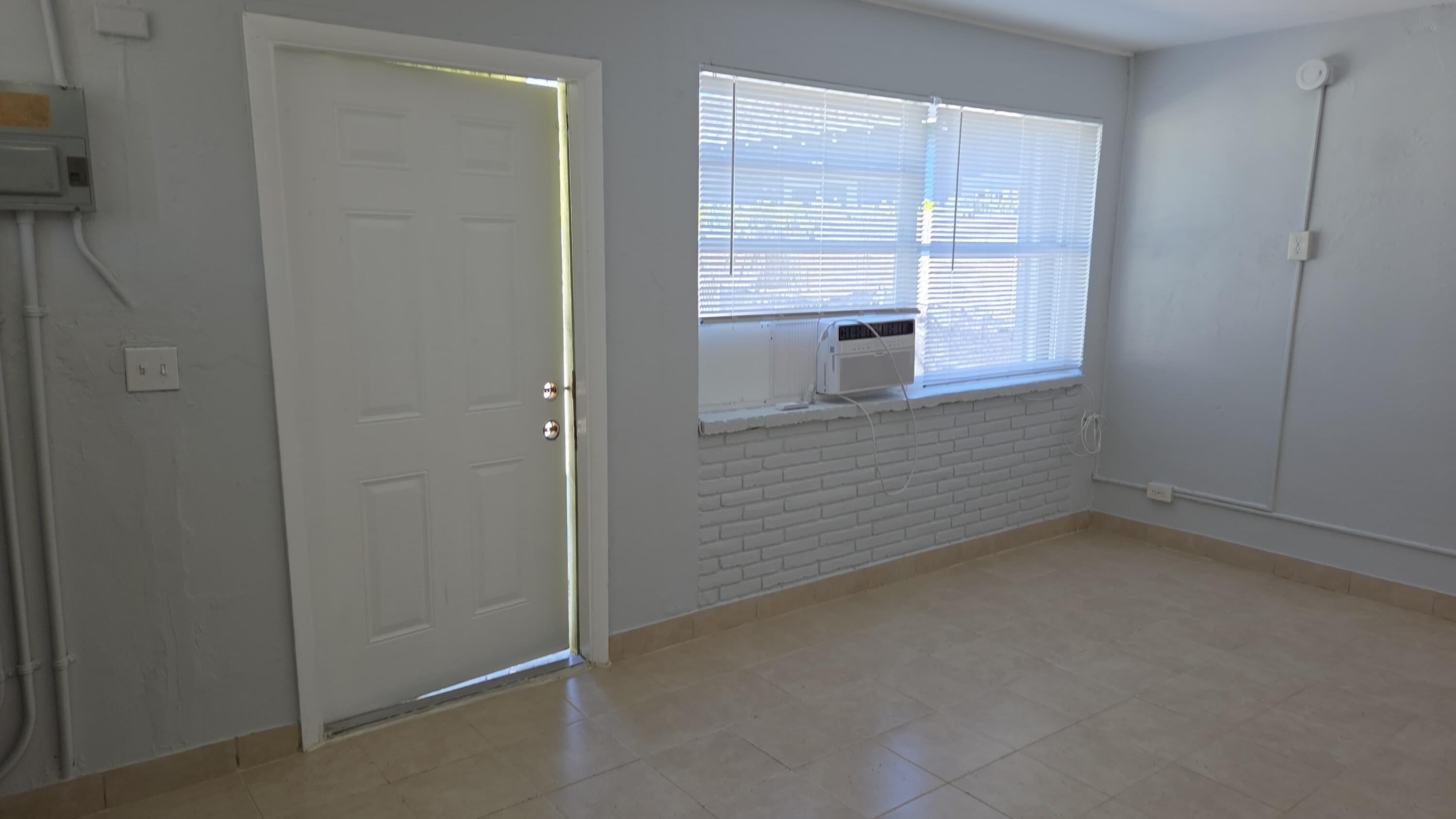 428 Malverne Road, Unit 3 West Palm Beach, FL 33405 - Photo 16 of 20 IMG-20260206-WA0041