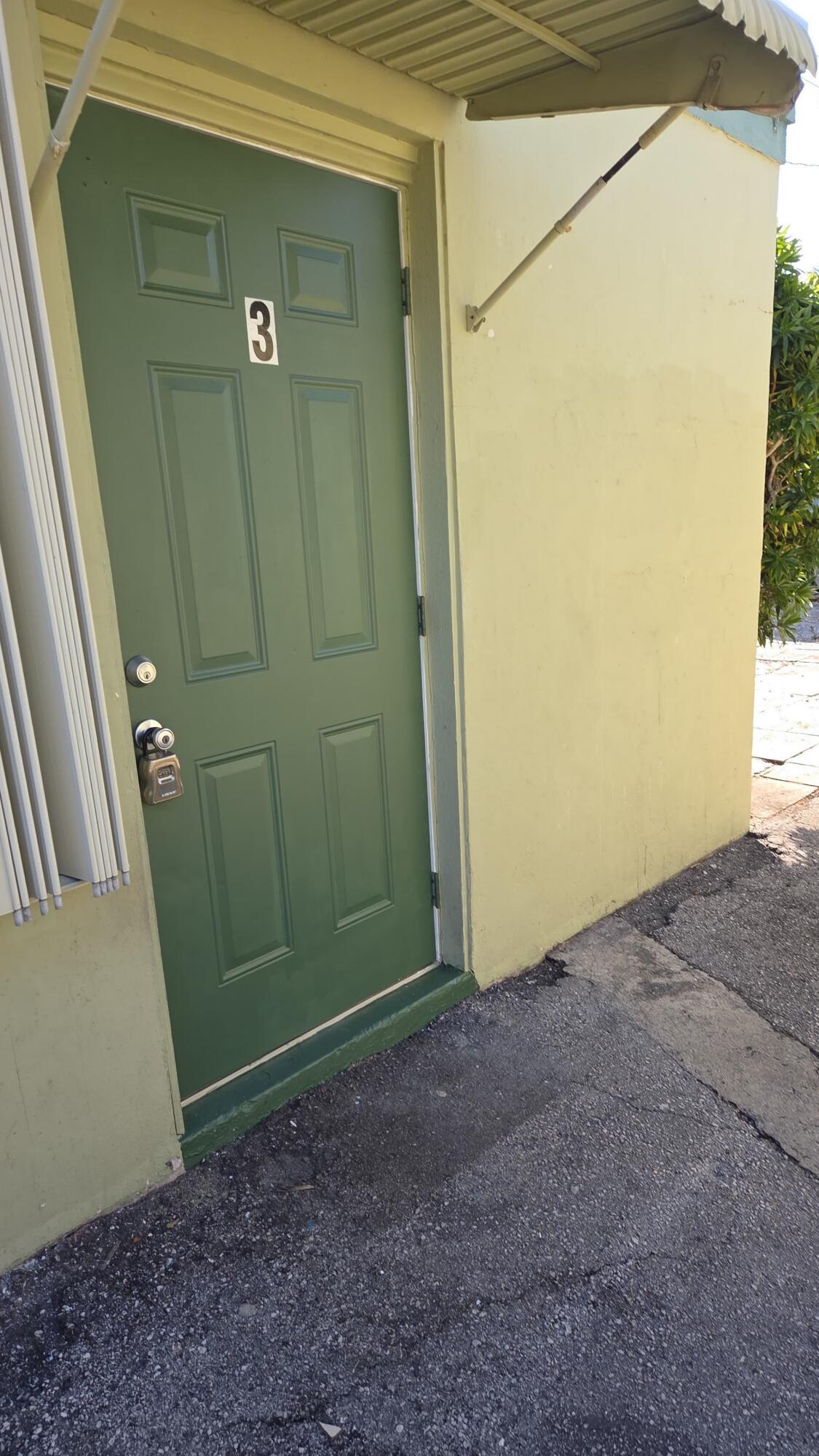 428 Malverne Road, Unit 3 West Palm Beach, FL 33405 - Photo 2 of 20 IMG-20260206-WA0010