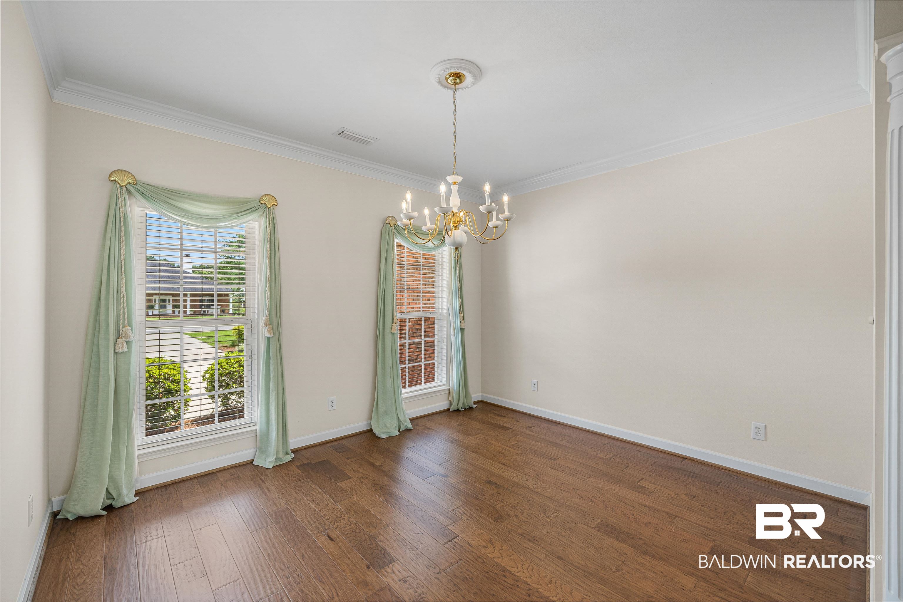 105 Par Circle Fairhope, AL 36532 - Photo 6 of 30 Formal Dining