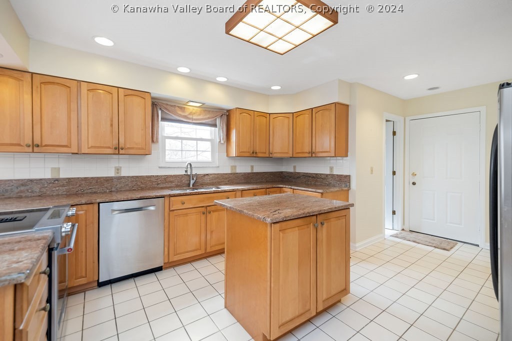 1608 Kirklee Road Charleston, WV 25314 - Photo 11 of 50 Gallery Image 11