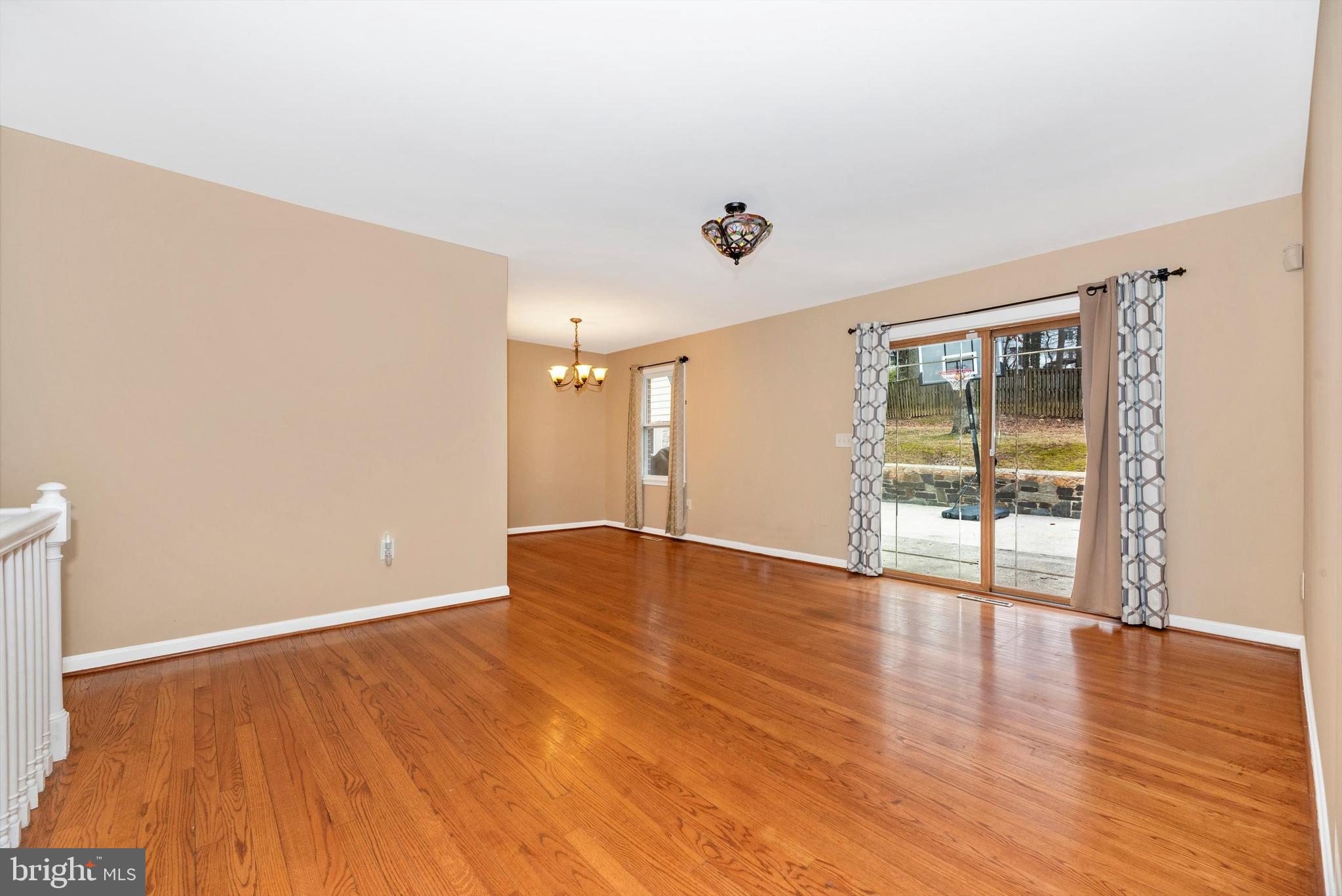 23805 Stringtown Road Clarksburg, MD 20871 - Photo 4 of 49 Living Room