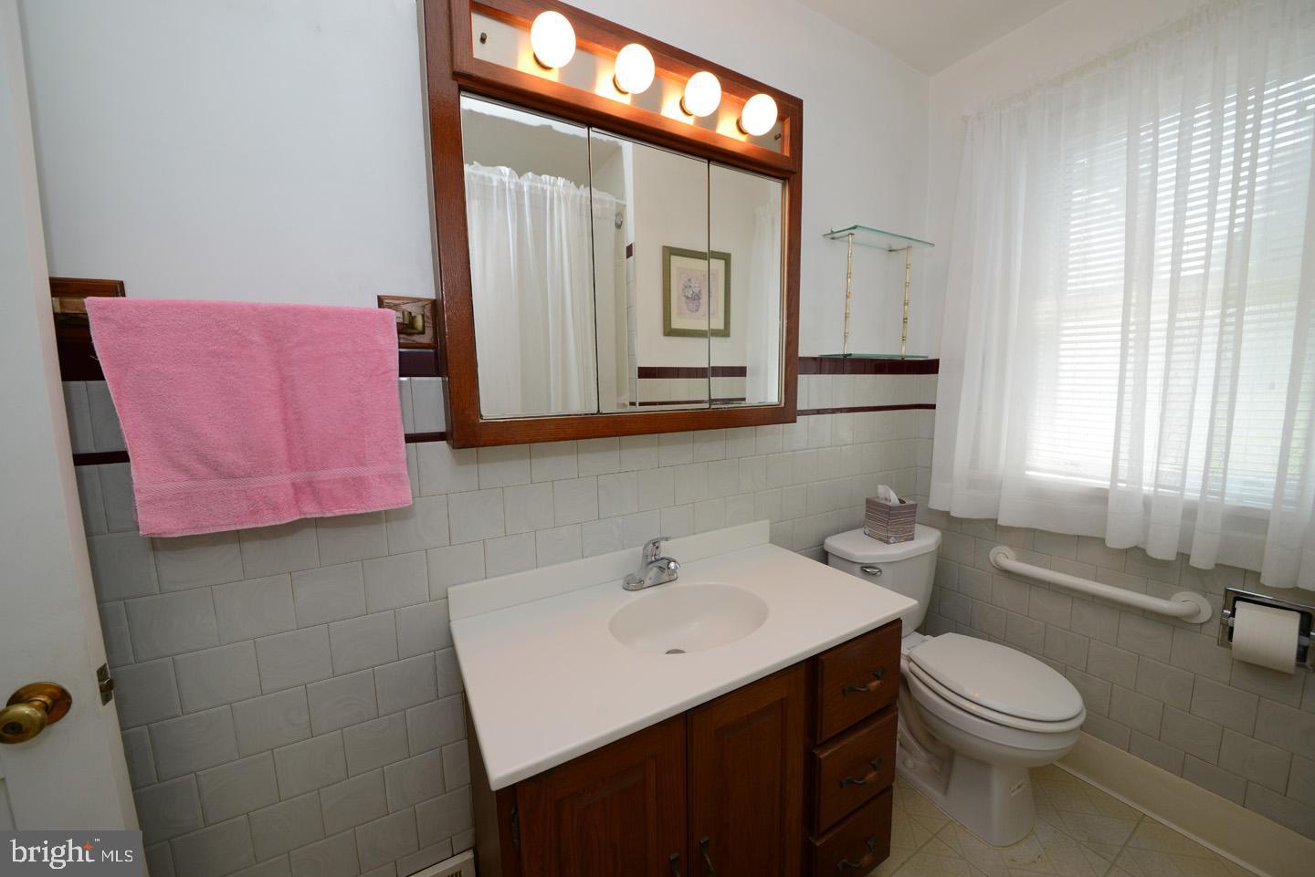 817 South Cedar Road Rockledge, PA 19046 - Photo 21 of 49 Full Bath