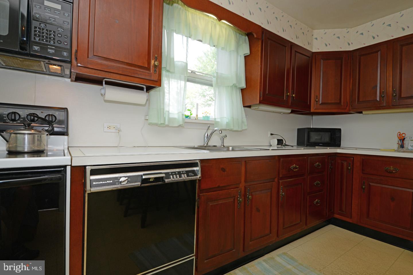 817 South Cedar Road Rockledge, PA 19046 - Photo 22 of 49 Kitchen