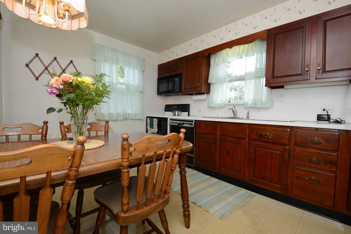 817 South Cedar Road Rockledge, PA 19046 - Photo 23 of 49 Kitchen